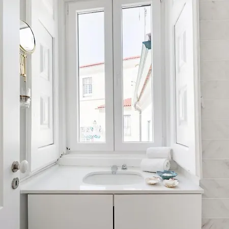 Alfama Terrace River And Historic View Spacious And Charming Ground Floor 18th Century Building 리스본