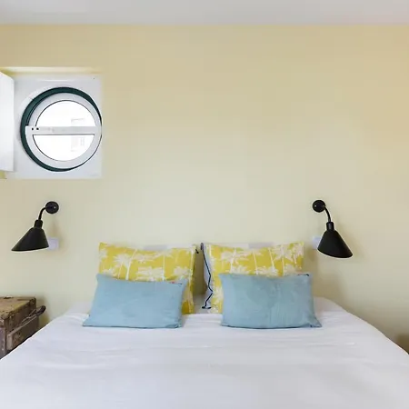 아파트 Alfama Terrace River And Historic View Spacious And Charming Ground Floor 18th Century Building