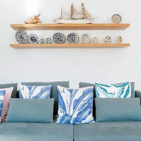 아파트 Alfama Terrace River And Historic View Spacious And Charming Ground Floor 18th Century Building *