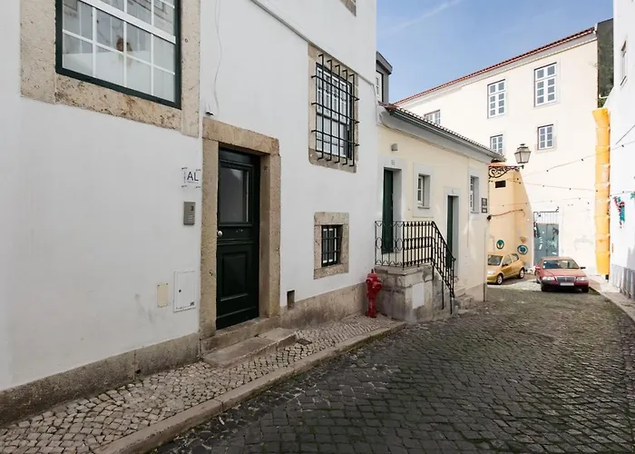 Alfama Terrace River And Historic View Spacious And Charming Ground Floor 18th Century Building Appartement *