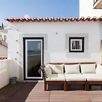 Διαμέρισμα Alfama Terrace River And Historic View Spacious And Charming Ground Floor 18th Century Building *
