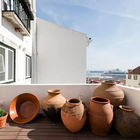 Alfama Terrace River And Historic View Spacious And Charming Ground Floor 18th Century Building * Lisboa
