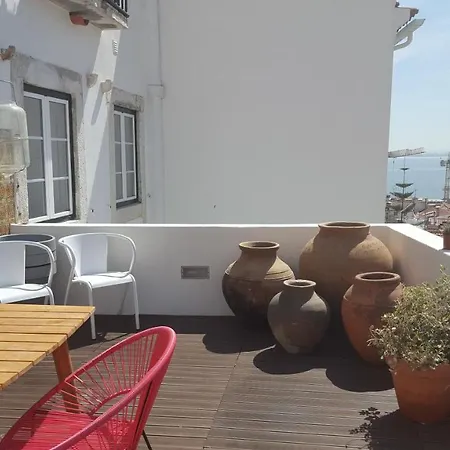 Alfama Terrace River And Historic View Spacious And Charming Ground Floor 18th Century Building * Lisboa