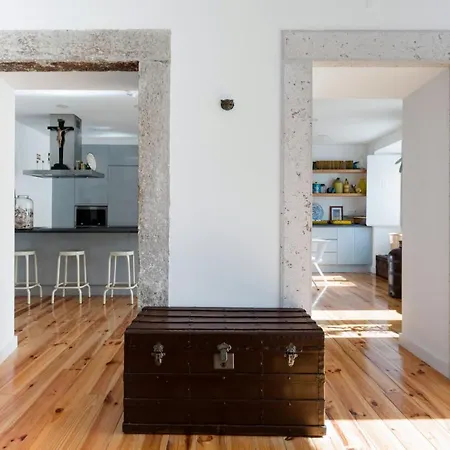 Alfama Terrace River And Historic View Spacious And Charming Ground Floor 18th Century Building * リスボン