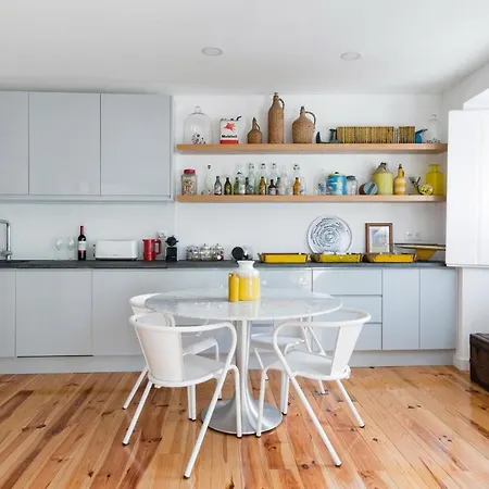 شقة Alfama Terrace River And Historic View Spacious And Charming Ground Floor 18th Century Building Lisboa