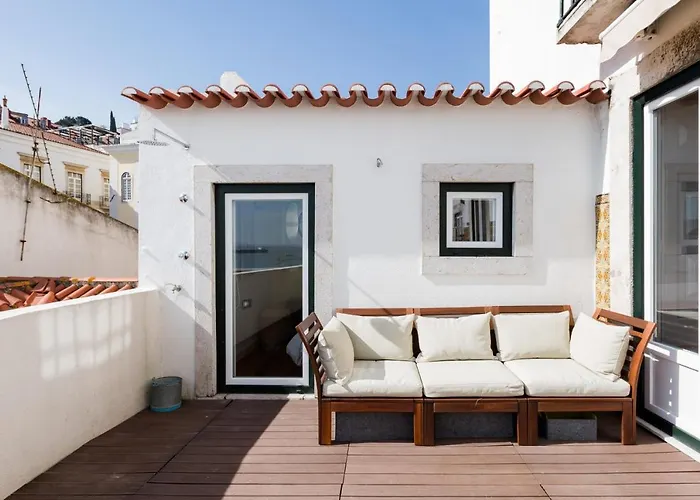 דירה Alfama Terrace River And Historic View Spacious And Charming Ground Floor 18th Century Building *