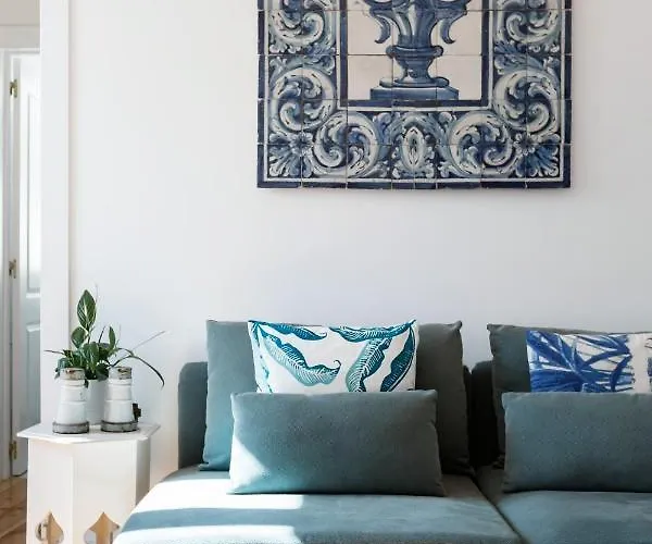 Alfama Terrace River And Historic View Spacious And Charming Ground Floor 18th Century Building