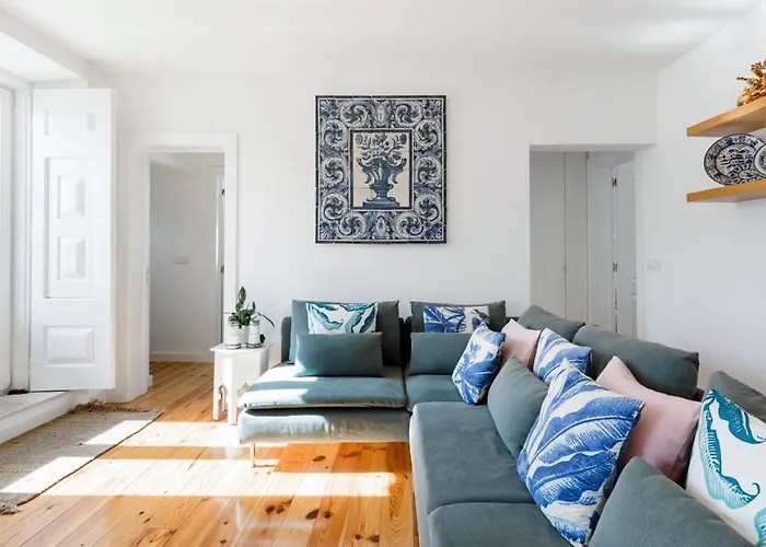 Alfama Terrace River And Historic View Spacious And Charming Ground Floor 18th Century Building Lisbona