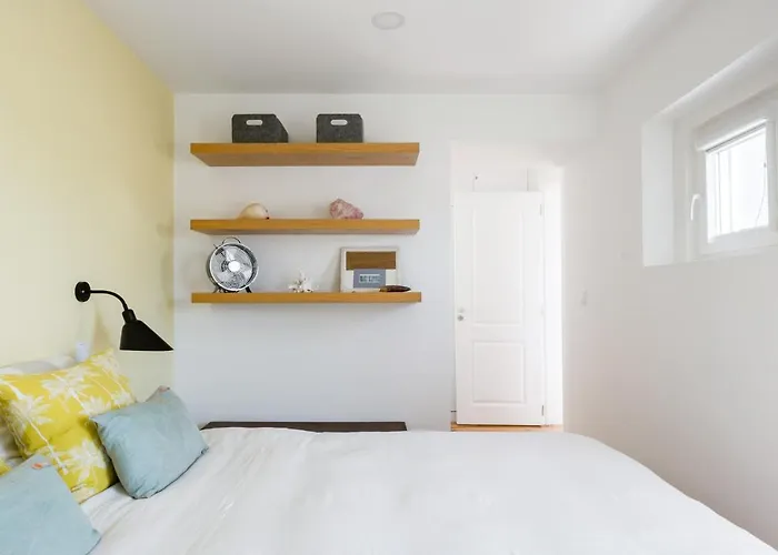 Διαμέρισμα Alfama Terrace River And Historic View Spacious And Charming Ground Floor 18th Century Building Lisboa