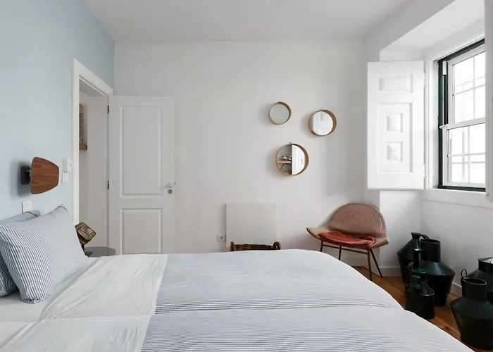 Alfama Terrace River And Historic View Spacious And Charming Ground Floor 18th Century Building * ליסבון