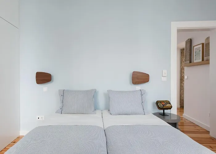 Alfama Terrace River And Historic View Spacious And Charming Ground Floor 18th Century Building *