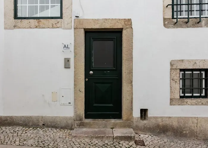 Alfama Terrace River And Historic View Spacious And Charming Ground Floor 18th Century Building