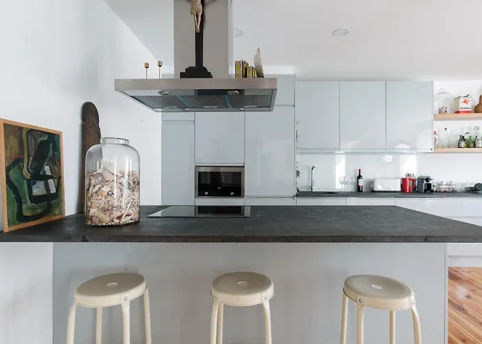 Διαμέρισμα Alfama Terrace River And Historic View Spacious And Charming Ground Floor 18th Century Building