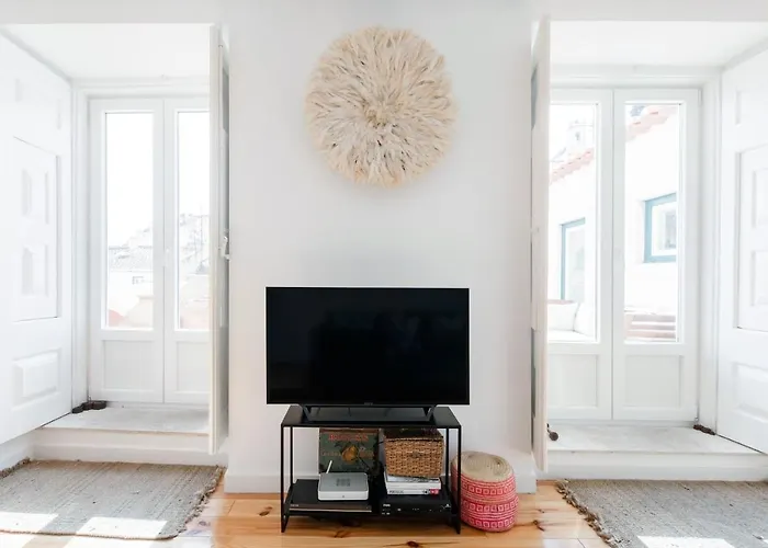 Alfama Terrace River And Historic View Spacious And Charming Ground Floor 18th Century Building Διαμέρισμα