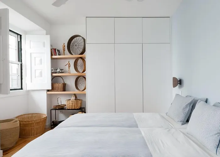 Alfama Terrace River And Historic View Spacious And Charming Ground Floor 18th Century Building Lisboa