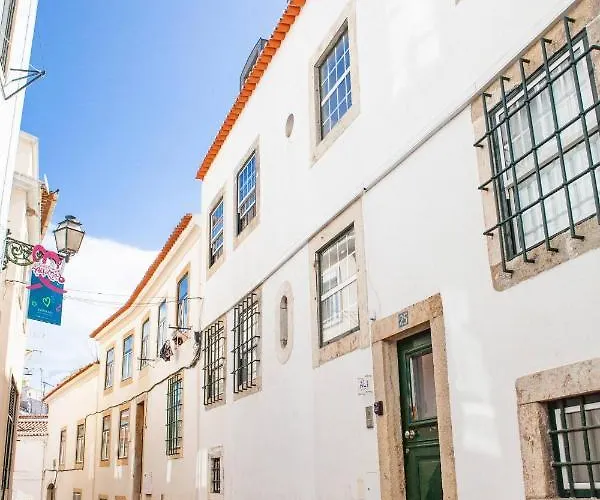Alfama Terrace River And Historic View Spacious And Charming Ground Floor 18th Century Building Διαμέρισμα