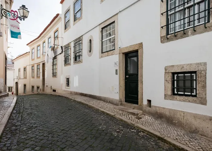 Apartman Alfama Terrace River And Historic View Spacious And Charming Ground Floor 18th Century Building Lisboa