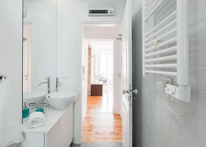 Alfama Terrace River And Historic View Spacious And Charming Ground Floor 18th Century Building Apartman
