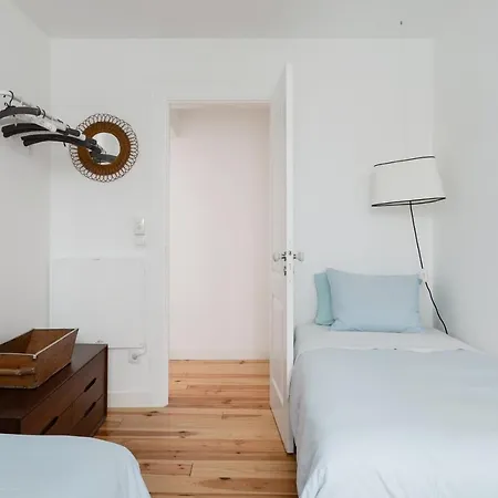 Alfama Terrace River And Historic View Spacious And Charming Ground Floor 18th Century Building Lägenhet *