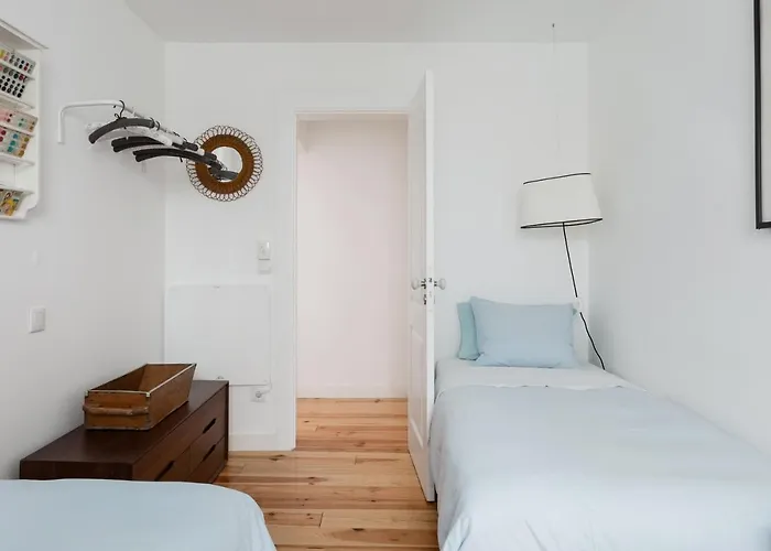 Alfama Terrace River And Historic View Spacious And Charming Ground Floor 18th Century Building شقة *